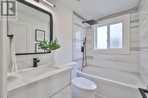 258 Briar Hill Avenue, Toronto (Lawrence Park South), ON - Indoor Photo Showing Bathroom