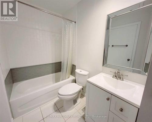 1115 - 111 Elizabeth Street, Toronto, ON - Indoor Photo Showing Bathroom