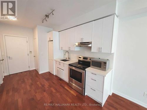 1115 - 111 Elizabeth Street, Toronto, ON - Indoor Photo Showing Kitchen