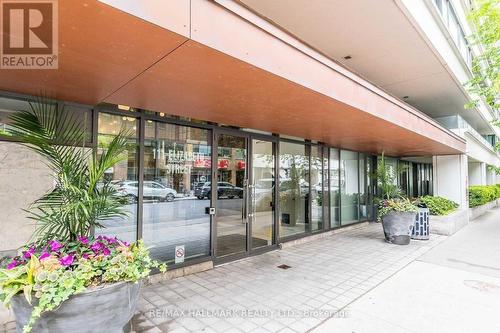 1115 - 111 Elizabeth Street, Toronto, ON - Outdoor