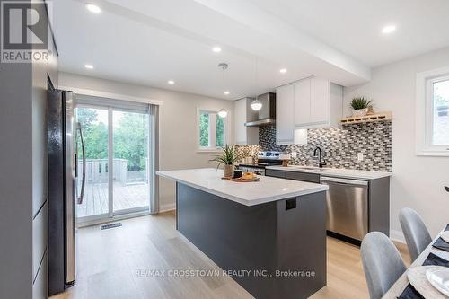 101 Bayview Drive, Barrie (Allandale Heights), ON - Indoor Photo Showing Kitchen With Upgraded Kitchen