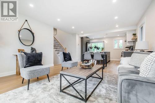 101 Bayview Drive, Barrie (Allandale Heights), ON - Indoor Photo Showing Living Room