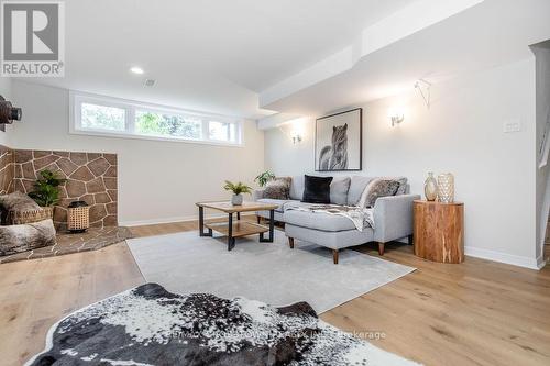 101 Bayview Drive, Barrie (Allandale Heights), ON - Indoor Photo Showing Living Room