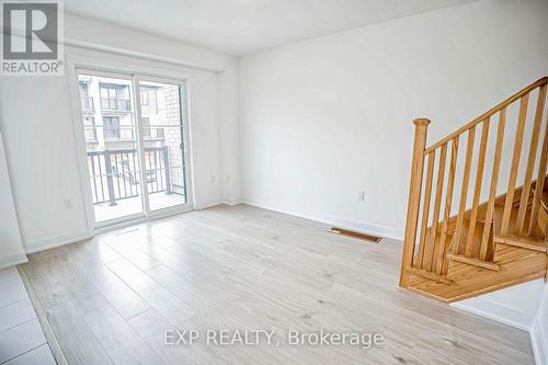 31 Wagon Lane, Barrie (Innis-Shore), ON - Indoor Photo Showing Other Room