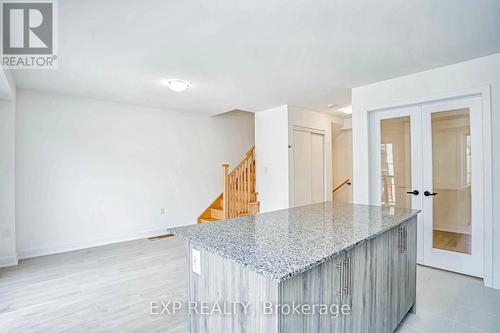 31 Wagon Lane, Barrie (Innis-Shore), ON - Indoor Photo Showing Kitchen