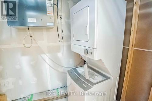 31 Wagon Lane, Barrie (Innis-Shore), ON - Indoor Photo Showing Bathroom