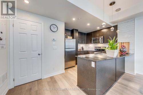 95 - 30 Carnation Avenue, Toronto (Long Branch), ON - Indoor Photo Showing Kitchen