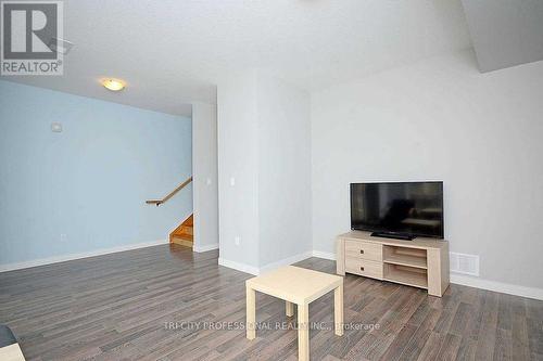 T201 - 62 Balsam Street, Waterloo, ON - Indoor Photo Showing Living Room