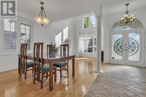 215 Burloak Drive, Oakville (Bronte West), ON - Indoor Photo Showing Dining Room