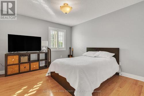 215 Burloak Drive, Oakville (Bronte West), ON - Indoor Photo Showing Bedroom