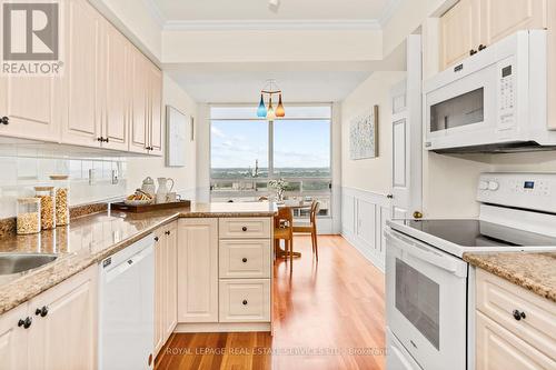 2002 - 2180 Marine Drive, Oakville (Bronte West), ON - Indoor Photo Showing Kitchen