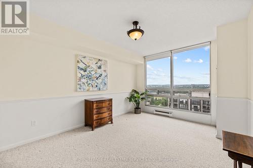 2002 - 2180 Marine Drive, Oakville (Bronte West), ON - Indoor