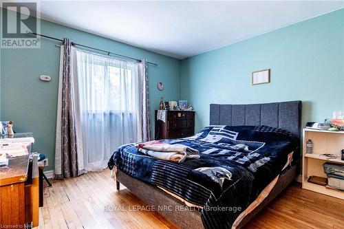 444 Gilmore Road, Fort Erie, ON - Indoor Photo Showing Bedroom