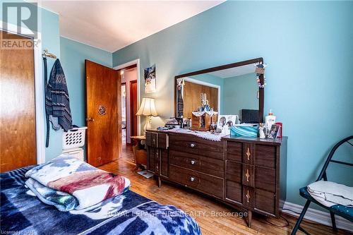 444 Gilmore Road, Fort Erie, ON - Indoor Photo Showing Bedroom