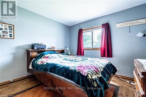 444 Gilmore Road, Fort Erie, ON - Indoor Photo Showing Bedroom