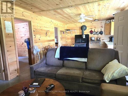 1769 Bordenwood Road, Central Frontenac, ON - Indoor Photo Showing Living Room