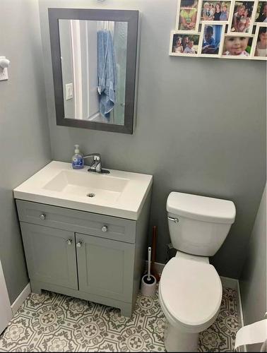 105 Elviss Crescent, Brandon, MB - Indoor Photo Showing Bathroom