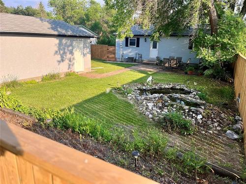 105 Elviss Crescent, Brandon, MB - Outdoor