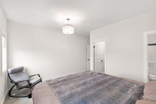 640 Brule Way, Ritchot Rm, MB - Indoor Photo Showing Bedroom