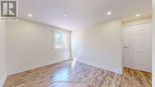 70 Shannon Road, East Gwillimbury, ON - Indoor Photo Showing Other Room