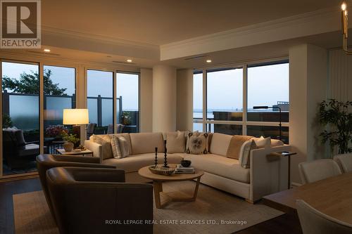 804 - 2060 Lakeshore Road, Burlington (Brant), ON - Indoor Photo Showing Living Room