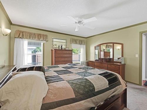 919 Invermere Crt, Kamloops, BC - Indoor Photo Showing Bedroom