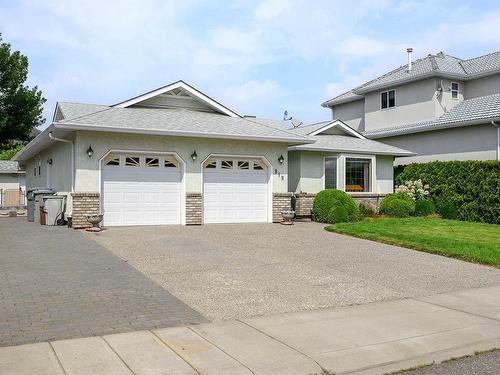 919 Invermere Crt, Kamloops, BC - Outdoor With Facade