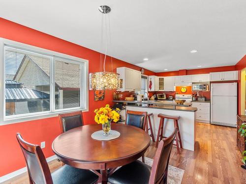 1260 Raven Drive, Kamloops, BC - Indoor Photo Showing Dining Room