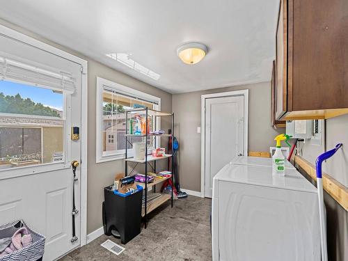 2391 Tranquille Rd, Kamloops, BC - Indoor Photo Showing Laundry Room