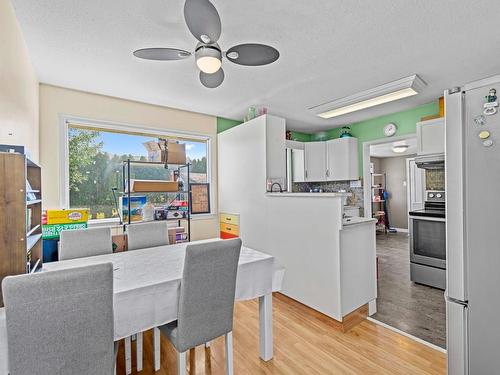 2391 Tranquille Rd, Kamloops, BC - Indoor Photo Showing Dining Room