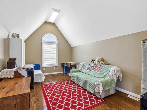 2477 Burgess Ave, Merritt, BC - Indoor Photo Showing Bedroom