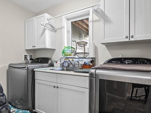 2477 Burgess Ave, Merritt, BC - Indoor Photo Showing Laundry Room