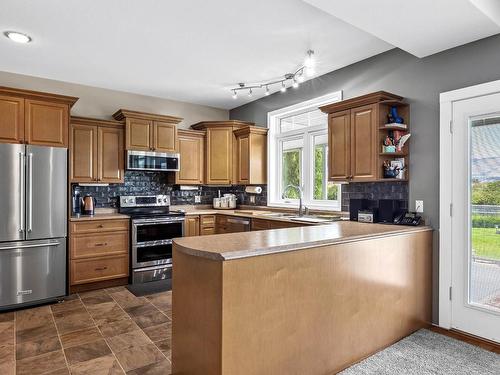 2477 Burgess Ave, Merritt, BC - Indoor Photo Showing Kitchen