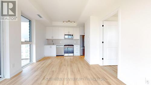 514 - 335 Wheat Boom Drive, Oakville, ON - Indoor Photo Showing Kitchen