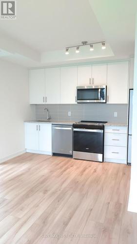 514 - 335 Wheat Boom Drive, Oakville, ON - Indoor Photo Showing Kitchen With Stainless Steel Kitchen