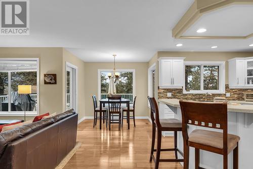 251 Highgate Court, Kelowna, BC - Indoor Photo Showing Dining Room