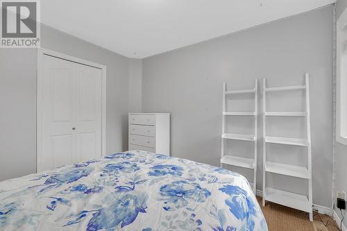 251 Highgate Court, Kelowna, BC - Indoor Photo Showing Bedroom