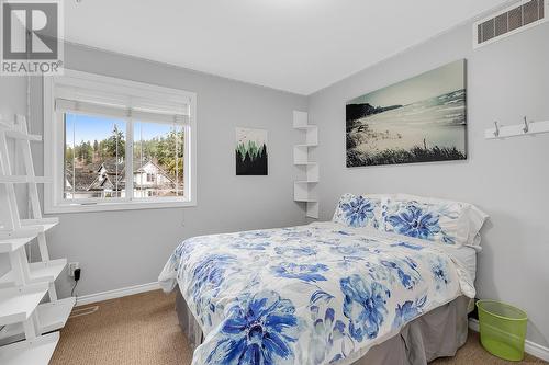 251 Highgate Court, Kelowna, BC - Indoor Photo Showing Bedroom