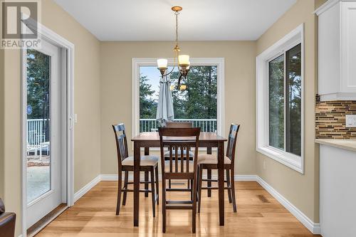 251 Highgate Court, Kelowna, BC - Indoor Photo Showing Dining Room