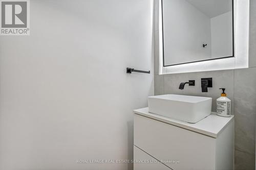 1657 Glenvista Drive, Oakville (Iroquois Ridge North), ON - Indoor Photo Showing Laundry Room