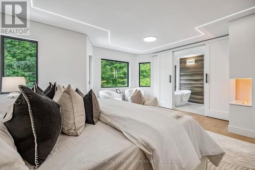 1657 Glenvista Drive, Oakville (Iroquois Ridge North), ON - Indoor Photo Showing Bedroom