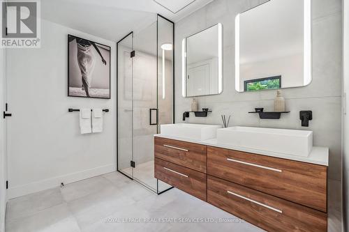 1657 Glenvista Drive, Oakville (Iroquois Ridge North), ON - Indoor Photo Showing Bathroom