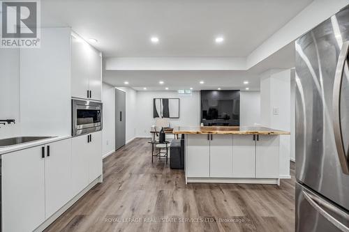 1657 Glenvista Drive, Oakville (Iroquois Ridge North), ON - Indoor Photo Showing Kitchen With Upgraded Kitchen