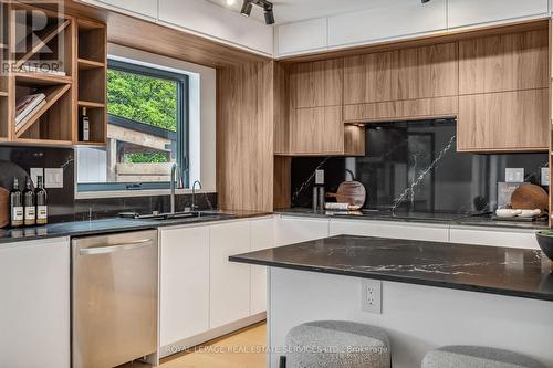 1657 Glenvista Drive, Oakville (Iroquois Ridge North), ON - Indoor Photo Showing Kitchen