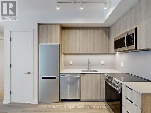 1806 - 50 Power Street, Toronto, ON - Indoor Photo Showing Kitchen