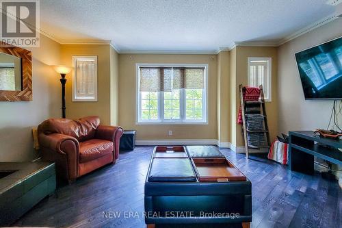 8 - 5090 Fairview Street, Burlington (Appleby), ON - Indoor Photo Showing Living Room