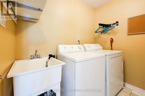 8 - 5090 Fairview Street, Burlington (Appleby), ON - Indoor Photo Showing Laundry Room