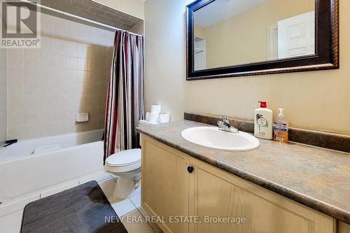 8 - 5090 Fairview Street, Burlington (Appleby), ON - Indoor Photo Showing Bathroom