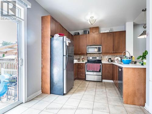 5 Rocky Point Crescent, Brampton, ON - Indoor Photo Showing Kitchen