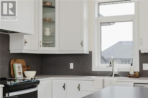 358 Mclean Crescent, Port Elgin, ON - Indoor Photo Showing Kitchen